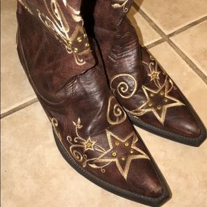 Rusty brown Cowgirl boots